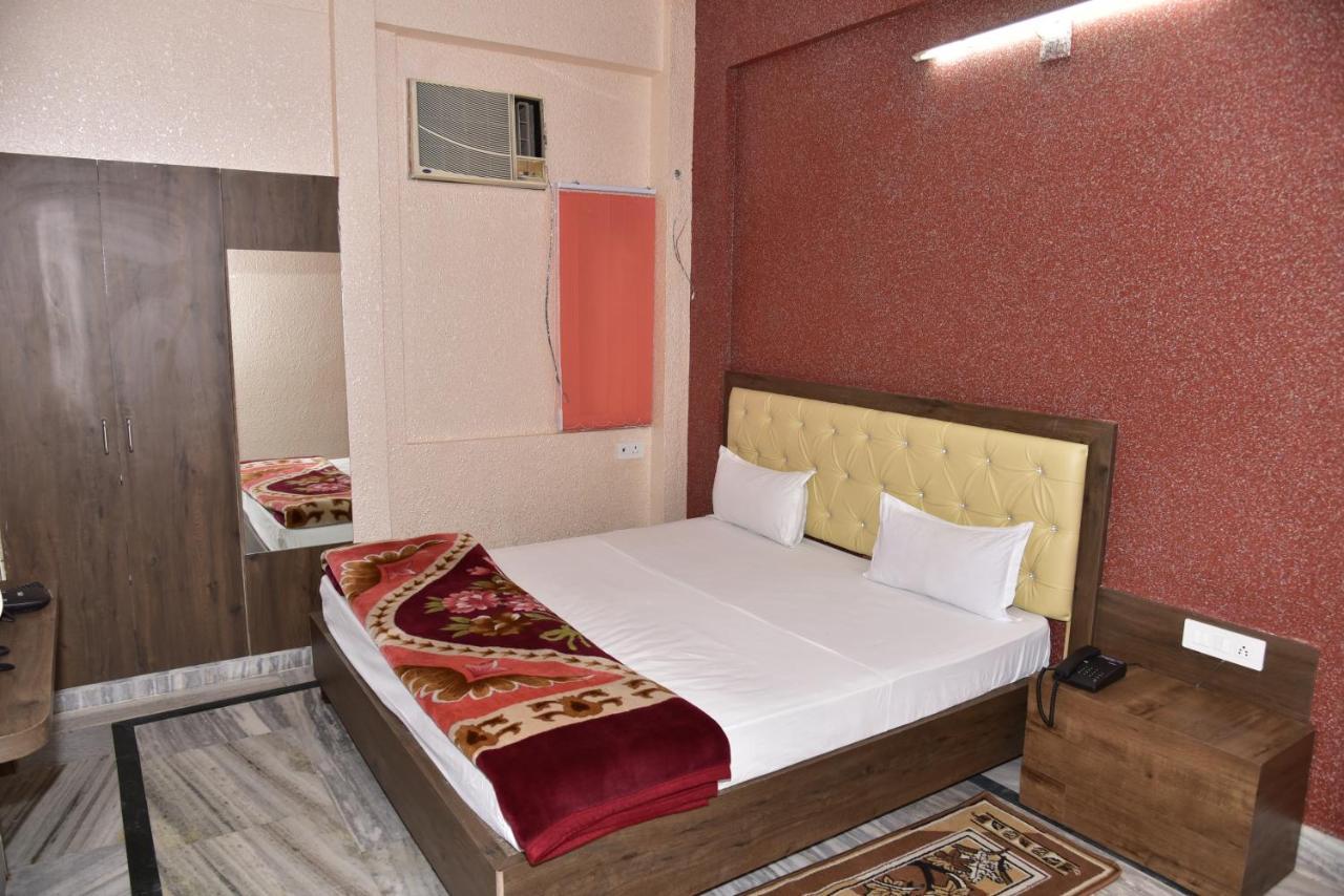 Hotel Royal Surya Gaya Room photo